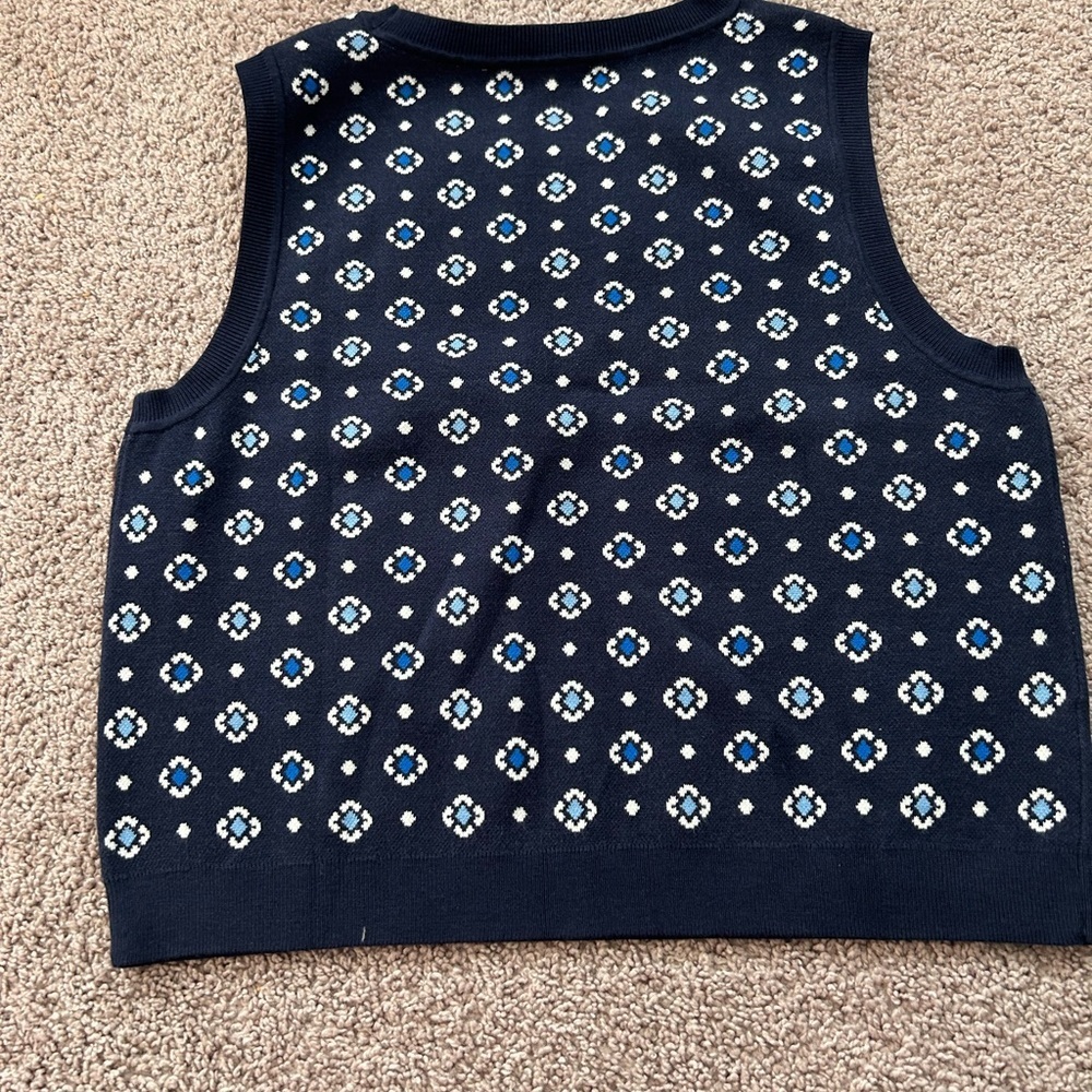 NWT Loft Navy w Blue & White Diamond Shaped Accents Sweater Vest V Neck

Size L - Picture 2 of 6